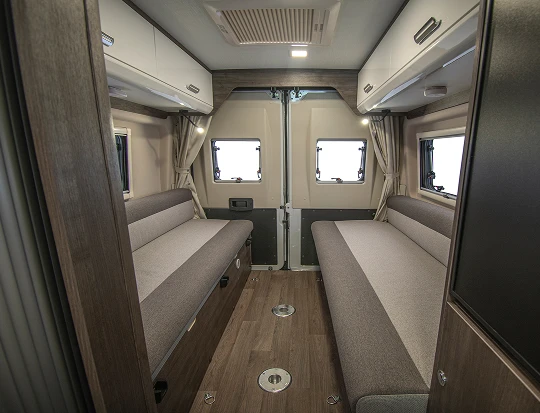 Bathroom & rear lounge