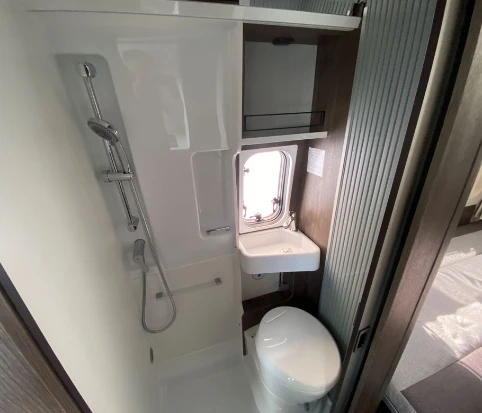 Bathroom & rear lounge