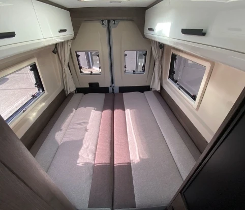 Bathroom & rear lounge